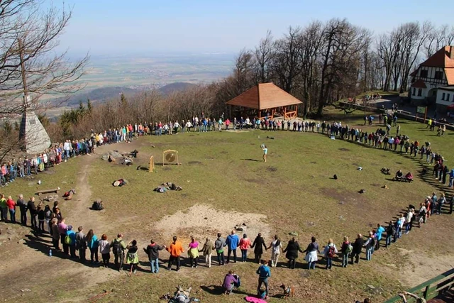 Wielki krąg na górze Ślęża